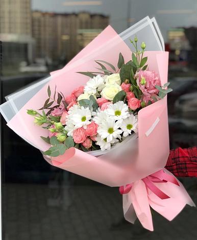Букет цветов из: Розы, Лизиантусы и Хризантемы в Азовской